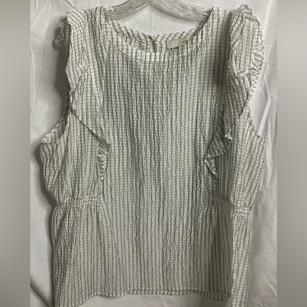LOFT Womens white with gray checks sleeveless top.